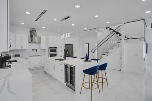 Villa, 4 Bedrooms | Private kitchen | Fridge, oven, coffee/tea maker, electric kettle - 4 Br Designer Home Next To Shul And Community Pool 4 Bedroom Villa (Fort Lauderdale)