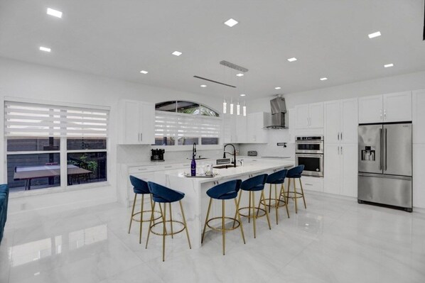 Villa, 4 Bedrooms | Private kitchen