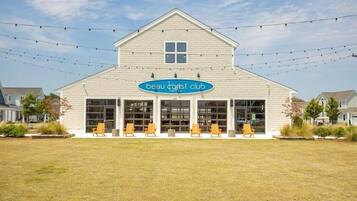 Nhà, 3 phòng ngủ | Ngoại thất