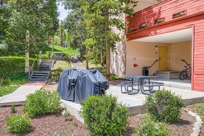 コンドミニアム 4 ベッドルーム | 屋外ダイニングエリア