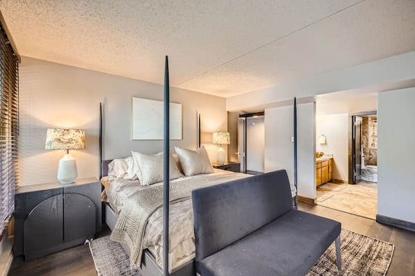 Condo, 4 Bedrooms