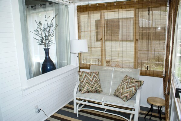 Maison, 2 chambres | Aire de séjour | Téléviseur connecté