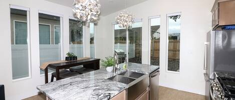 House, 2 Bedrooms | Private kitchen | Fridge, oven, coffee/tea maker, toaster