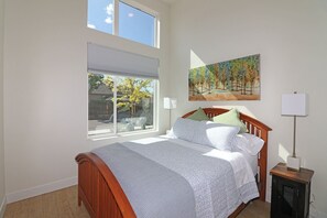 House, 2 Bedrooms | 2 bedrooms, laptop workspace, iron/ironing board, free WiFi - Tranquil Modern Haven 2 Bedroom Home (Grand Junction)