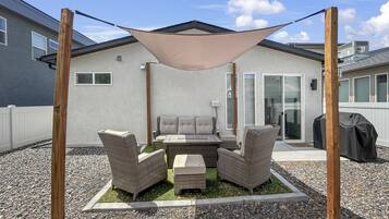 House, 2 Bedrooms | Terrace/patio