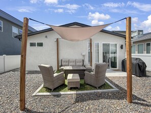 House, 2 Bedrooms | Terrace/patio