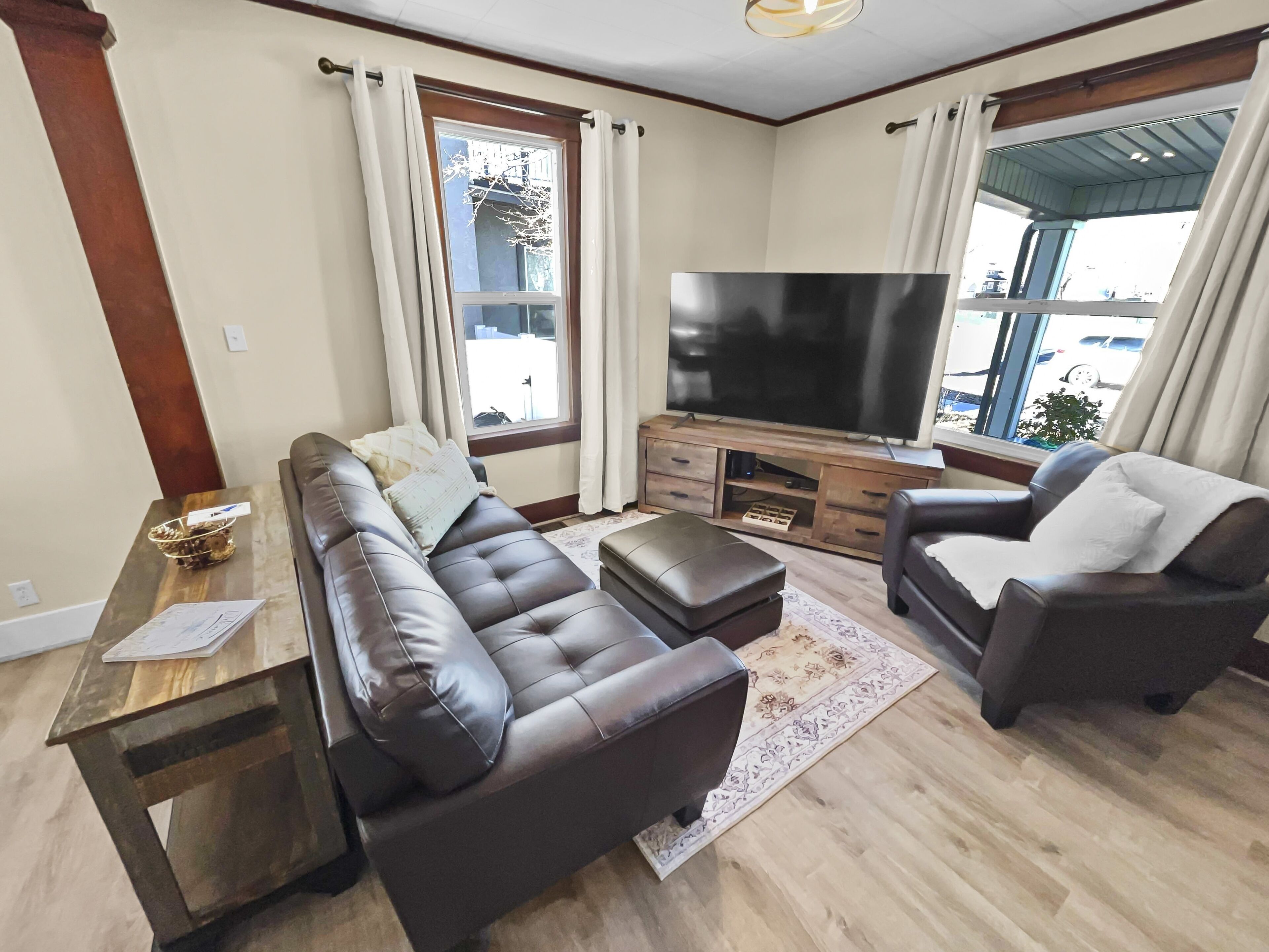 Hus - 5 sovrum | Vardagsrum | Smart-tv