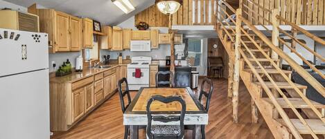 Cabaña, 1 habitación | Cocina privada | Refrigerador, horno, cafetera y tetera y tostadora