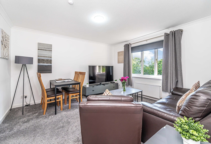 Prime Commuters Choice Award By Three Bridges Apartments - Dunfermline