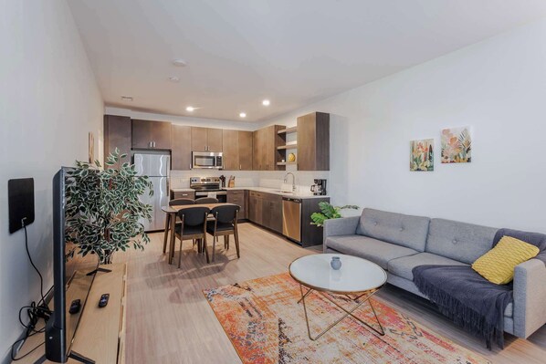 Living area - TWO Luxe CozySuites in Downtown Cincy (Cincinnati)