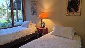 2 bedrooms, iron/ironing board, internet - Snowcreek Resort Vacation Rental 879 (Mammoth Lakes)