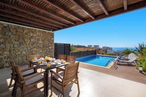 Outdoor dining - Gonos Villa A (3X25+9FV Kiotari, Greece)