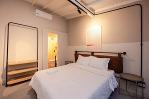 1 bedroom, desk, WiFi, bed sheets - 1 BD apartment near lleras with AC and fas WiFi (Medellín)