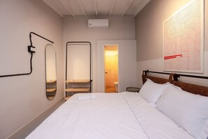 1 bedroom, desk, WiFi, bed sheets