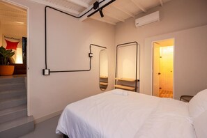 1 quarto, escrivaninha, Wi-Fi, roupa de cama