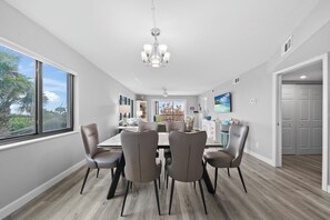 Interior - Recently Remodeled 2 Bedroom Condo on Sanibel with Gulf Views!! (Sanibel)