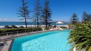 A heated pool - Sirocco 702 superbe contemporay apartment on the 7th Floor, with ocean views (Mooloolaba)