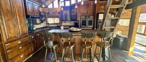 ثلاجة، ميكروويف، فرن، موقد طهي مسطح