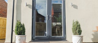 Contemporary & elegant, 3-bedroom house a short walk from Harrogate's center.