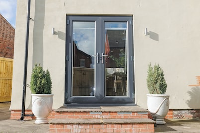 Contemporary & elegant, 3-bedroom house a short walk from Harrogate's center.