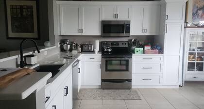 Newly available condo in much desired Grandezza community