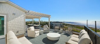 🌅Snowbird Retreat-Walk to Beach, Pets Welcome! 4BR Blue Bay Getaway🌅