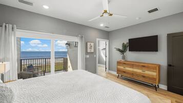 4 soveværelser, skrivebord, strygejern/strygebræt, weekendseng