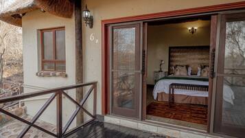 Room, 2 Bedrooms, Patio, Garden View | 2 bedrooms