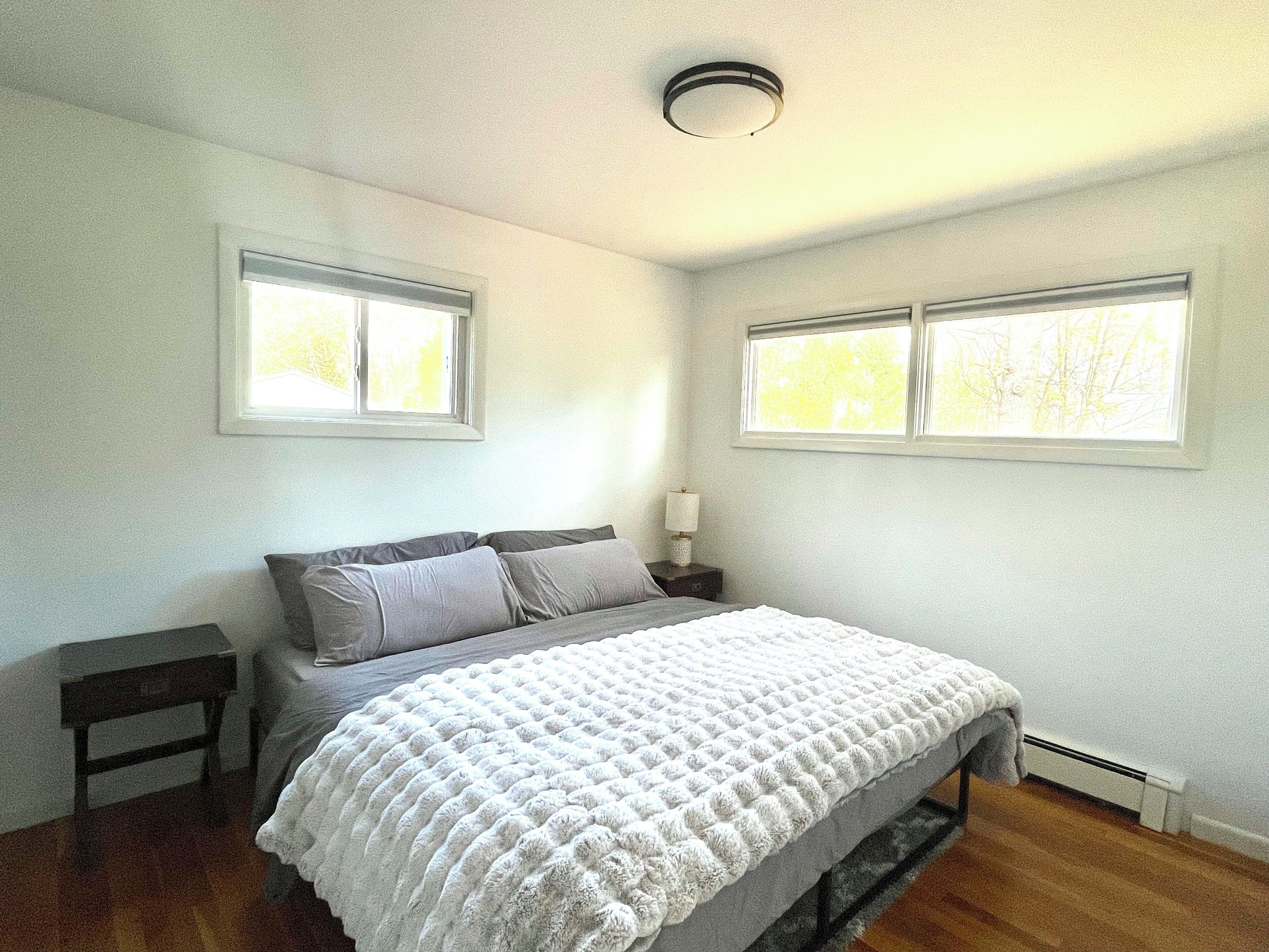 4 habitaciones, escritorio, tabla de planchar con plancha y wifi 