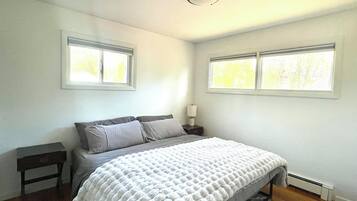 4 habitaciones, escritorio, tabla de planchar con plancha y wifi