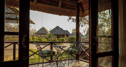 Room in Guest Room - Mmakuba Private Game Lodge, Deluxe Chalet 7C
