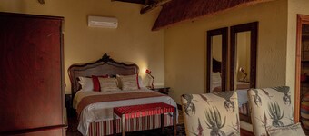 Room in Guest Room - Mmakuba Private Game Lodge, Deluxe Chalet 7A