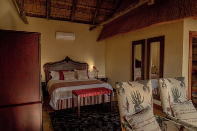 Room in Guest Room - Mmakuba Private Game Lodge, Deluxe Chalet 7A