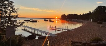 WARD'S COVE WITH VIEWS OF SEBAGO LAKE. SHORT WALK TO ASSOCIATION BEACH
