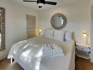3 bedrooms, iron/ironing board, WiFi, bed sheets