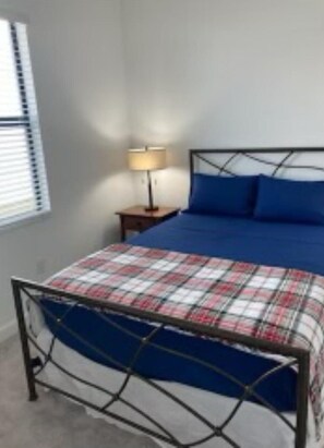 4 室のベッドルーム、WiFi、ベッドシーツ、車椅子でアクセスできる設備