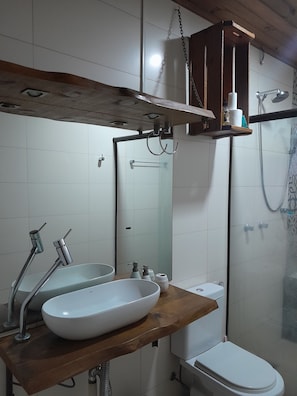 Handtücher, Seife, Toilettenpapier
