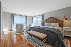 3 bedrooms, desk, iron/ironing board, WiFi