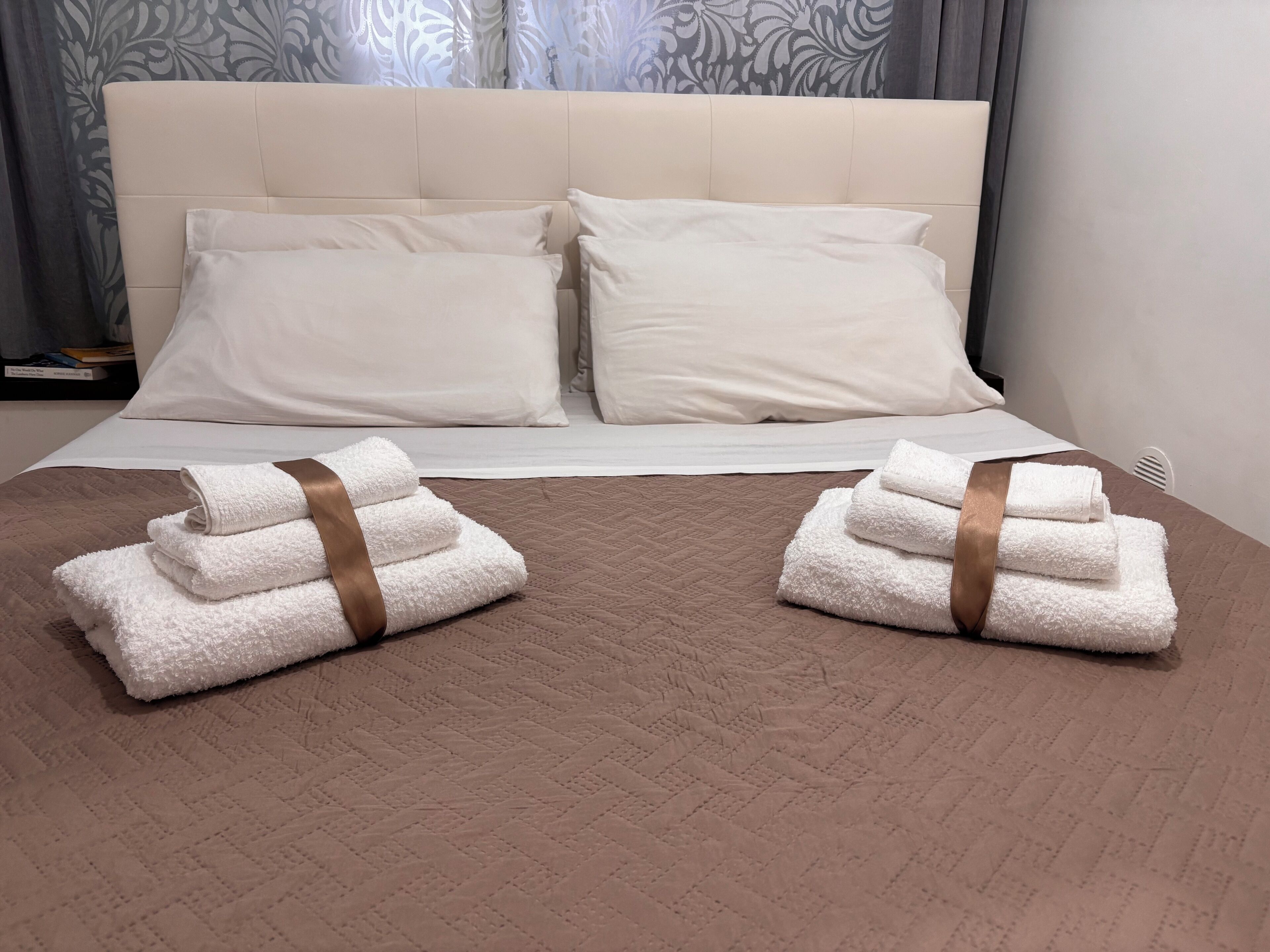 2 bedrooms, in-room safe, desk, iron/ironing board