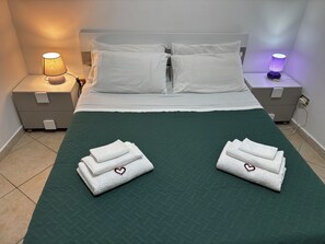 2 bedrooms, in-room safe, desk, iron/ironing board