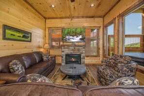 Fernseher, Kamin, Tischfußball