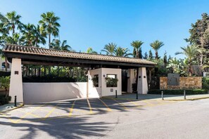 Exterior - Apt with pool Marbella by Costarentals - Ref M51 (Marbella)