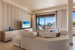 Smart TV - Apt with pool Marbella by Costarentals - Ref M51 (Puerto Banus)