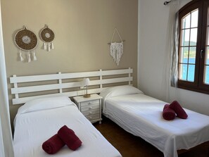2 camere, ferro/asse da stiro, Wi-Fi gratuito, lenzuola