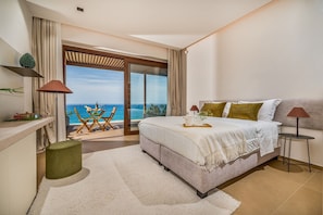 5 bedrooms, desk, iron/ironing board, free WiFi
