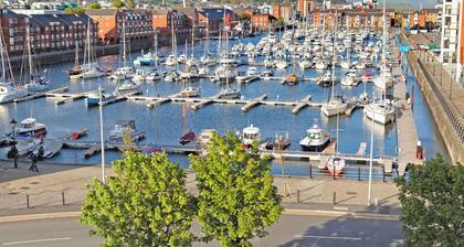 4 bedroom accommodation in Swansea