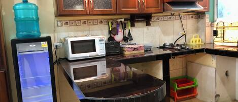 House, Balcony, City View | Private kitchen | Toaster