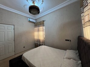 1 bedroom, WiFi - Le11Onze: 1-Bed, 1-Bath - Apt 1 (Apessito)