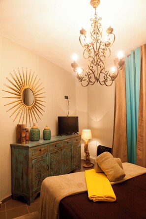 2 bedrooms, in-room safe, iron/ironing board, travel cot