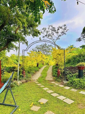 Comfort-Villa, Mehrere Betten, Terrasse, Gartenblick | Terrasse/Patio